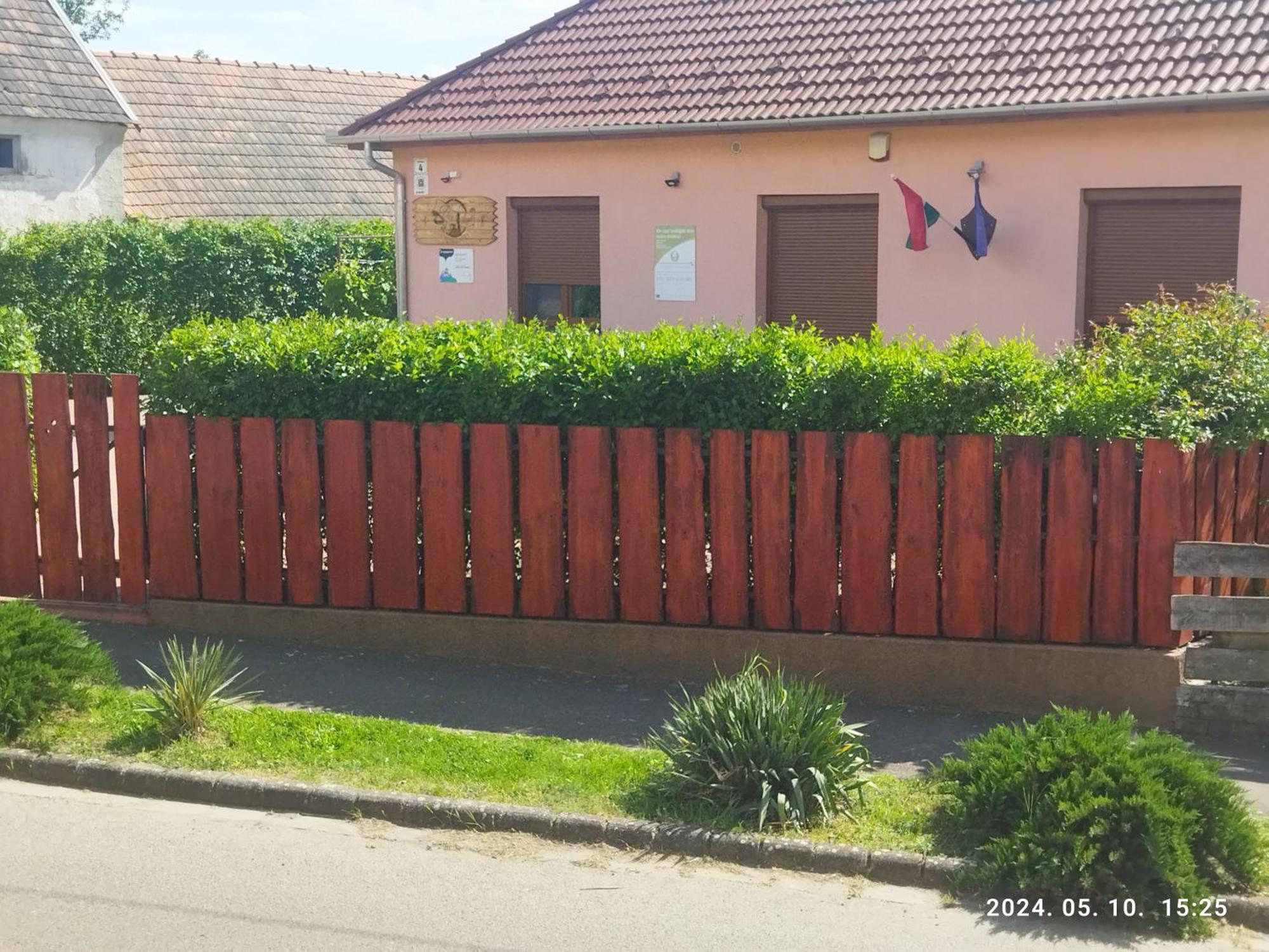 Var-Liget Vendeghaz Kisnana Exterior photo