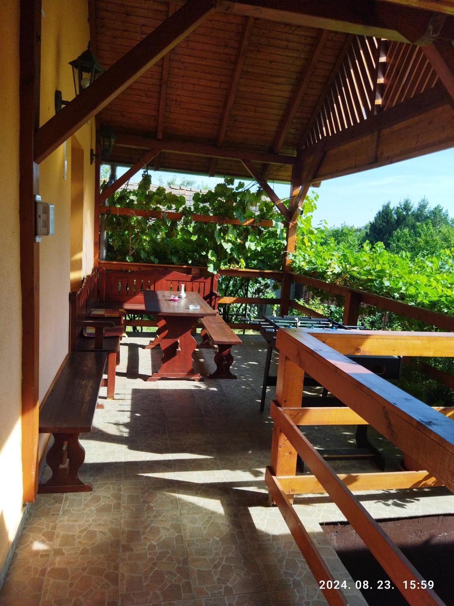 Var-Liget Vendeghaz Kisnana Exterior photo