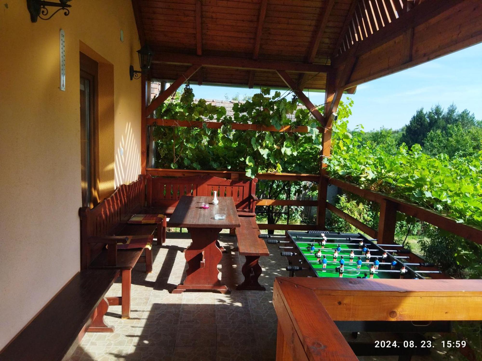 Var-Liget Vendeghaz Kisnana Exterior photo
